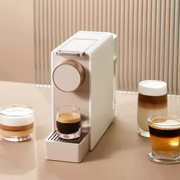 نمای روبرو قهوه ساز کپسولی شیائومی مدل Mini Scishare S1201 رز گلد