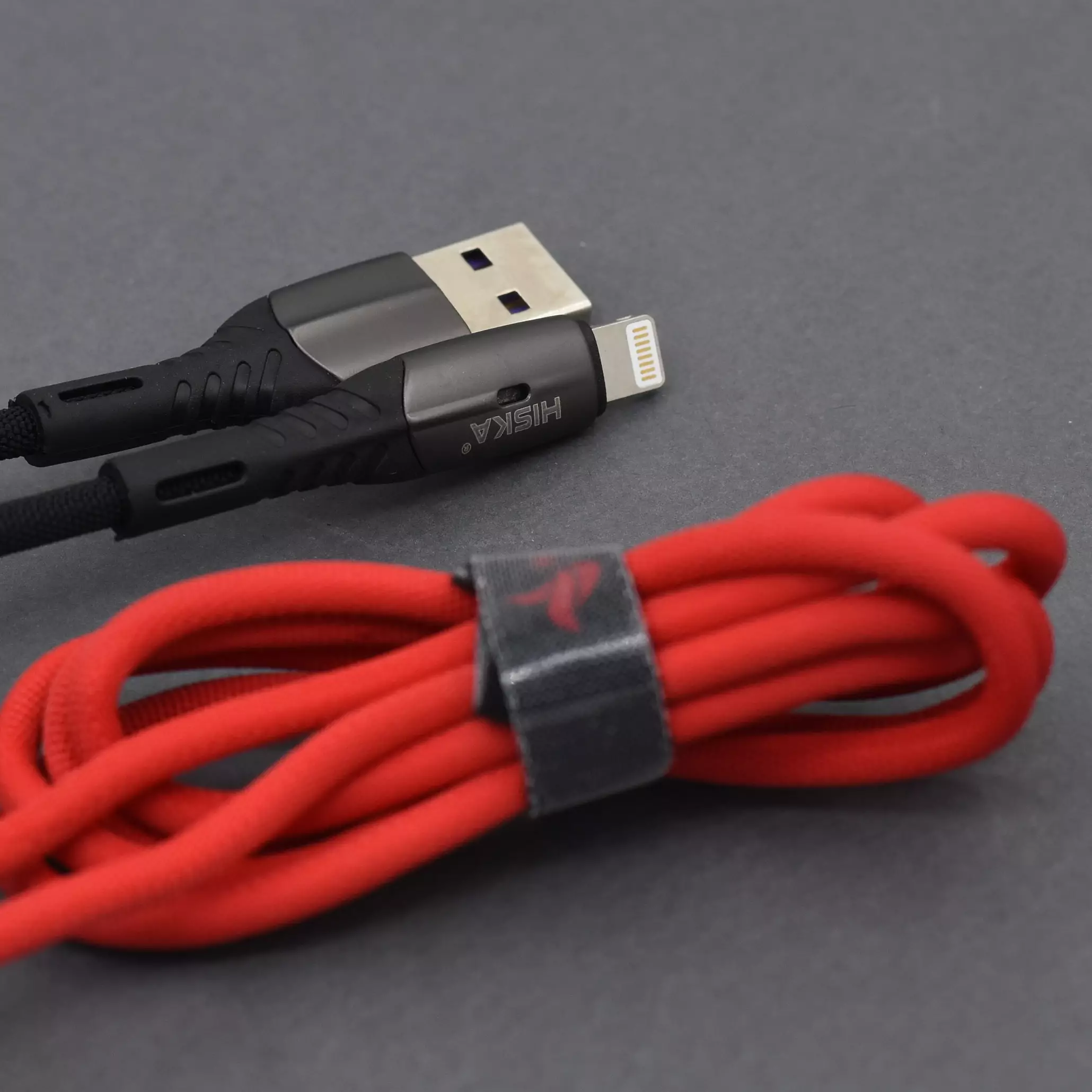 کابل USB به لایتنینگ هیسکا مدل CA95 در حالت بسته